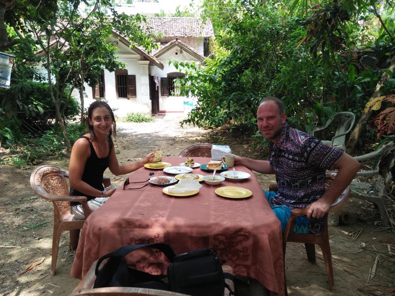 White House Hotell Unawatuna Eksteriør bilde